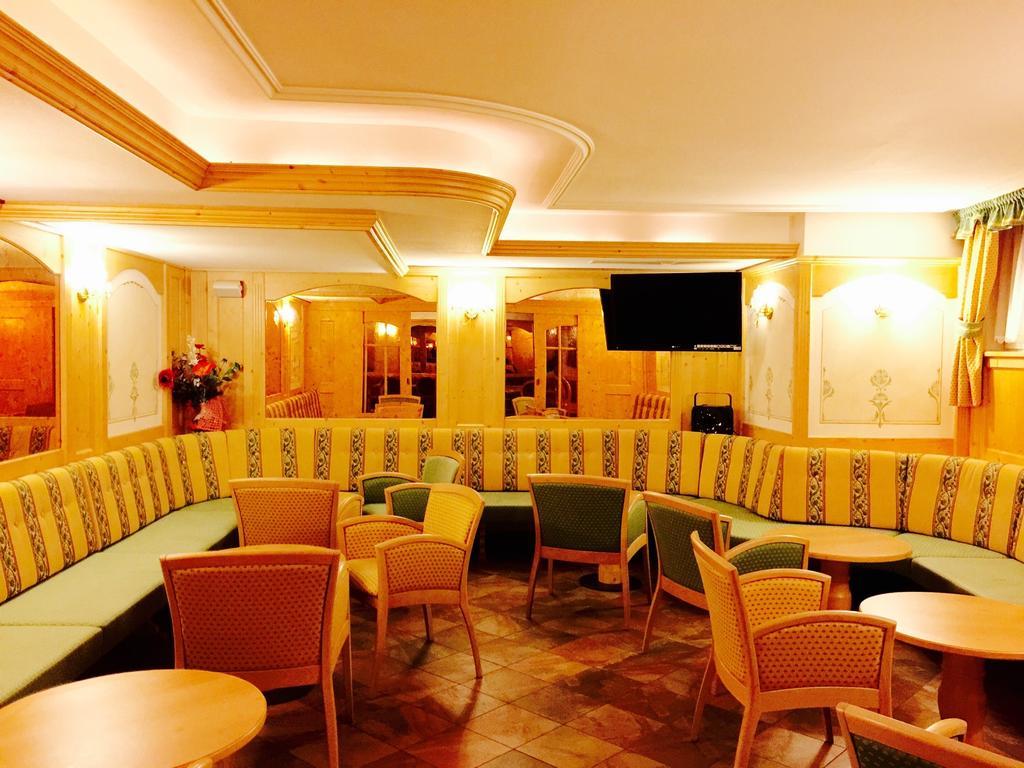 Hotel Laurin Canazei Εξωτερικό φωτογραφία