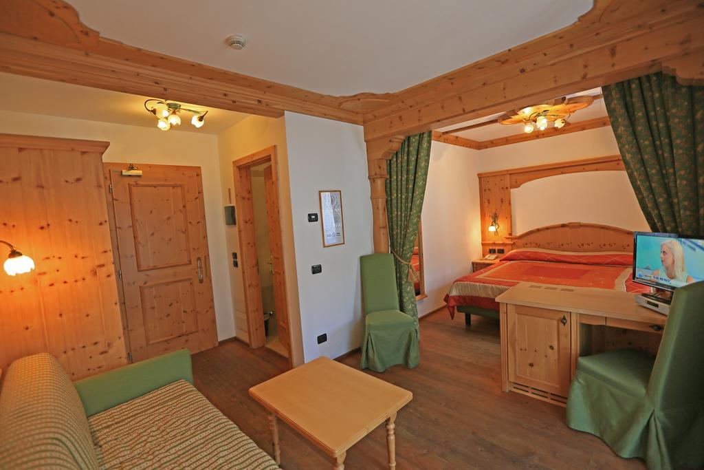 Hotel Laurin Canazei Δωμάτιο φωτογραφία
