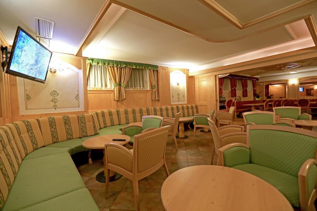 Hotel Laurin Canazei Εξωτερικό φωτογραφία
