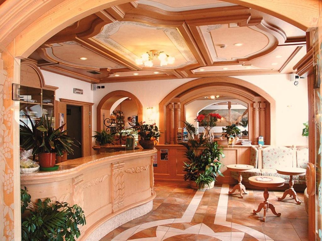 Hotel Laurin Canazei Εξωτερικό φωτογραφία